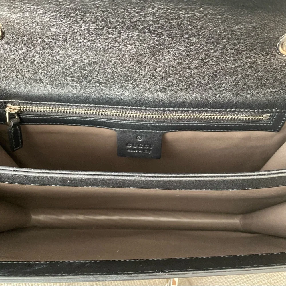 GUCCI GG Interlocking shoulder in black leather Medium size - Picture 10 of 15